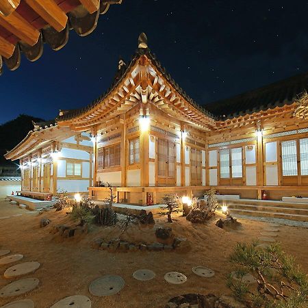 Cheonggong Hanok Stay Кьонджу Екстер'єр фото