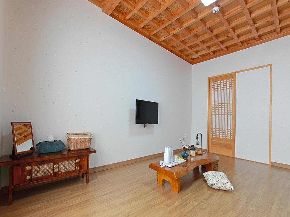 Cheonggong Hanok Stay Кьонджу Екстер'єр фото