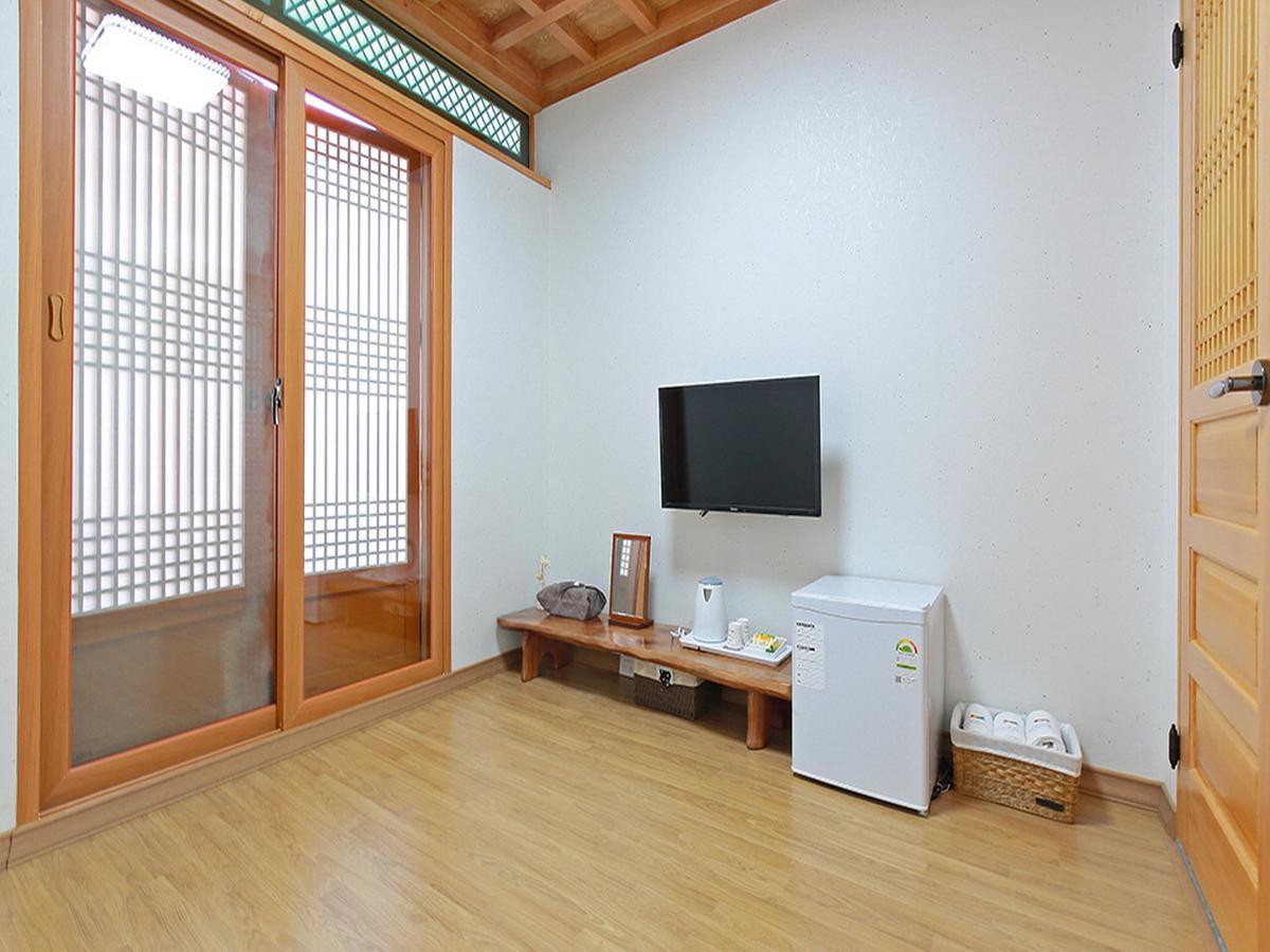Cheonggong Hanok Stay Кьонджу Екстер'єр фото
