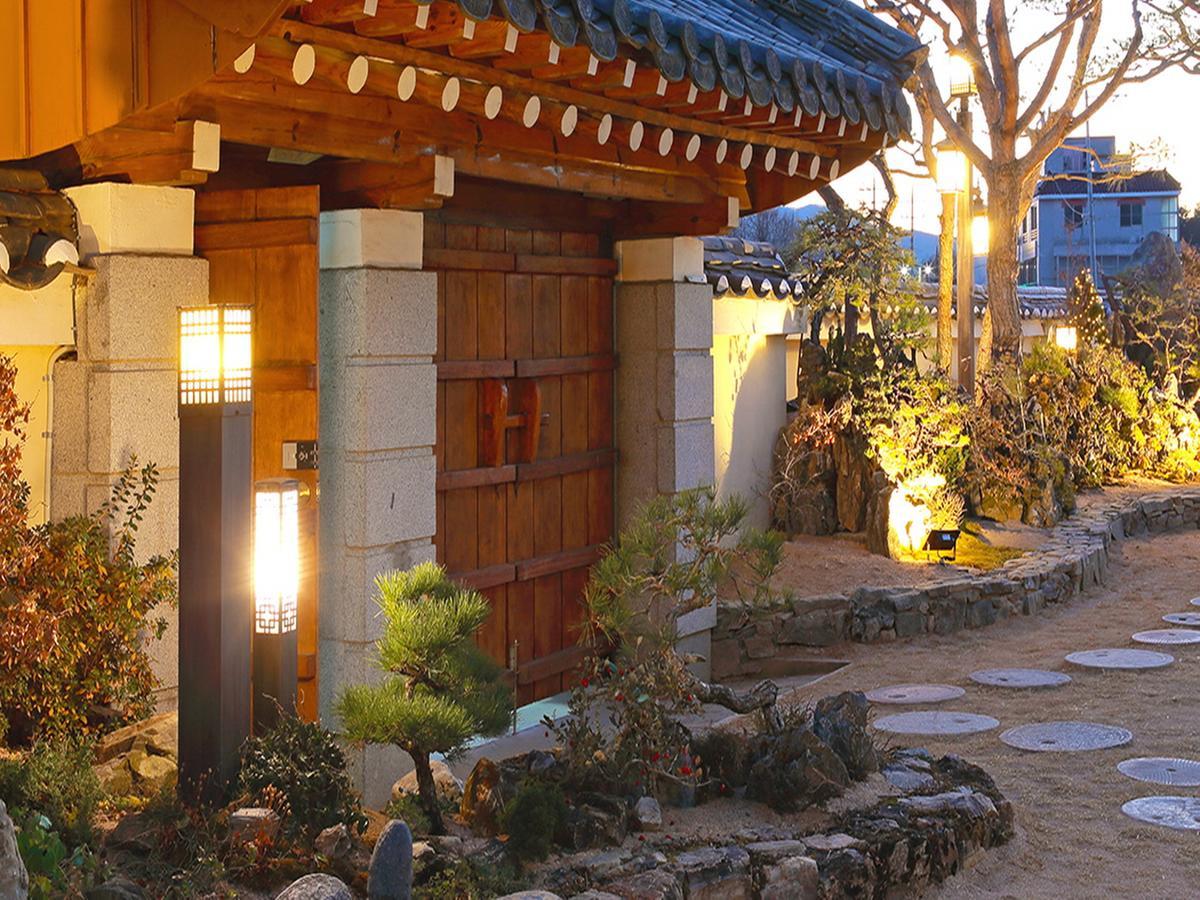Cheonggong Hanok Stay Кьонджу Екстер'єр фото