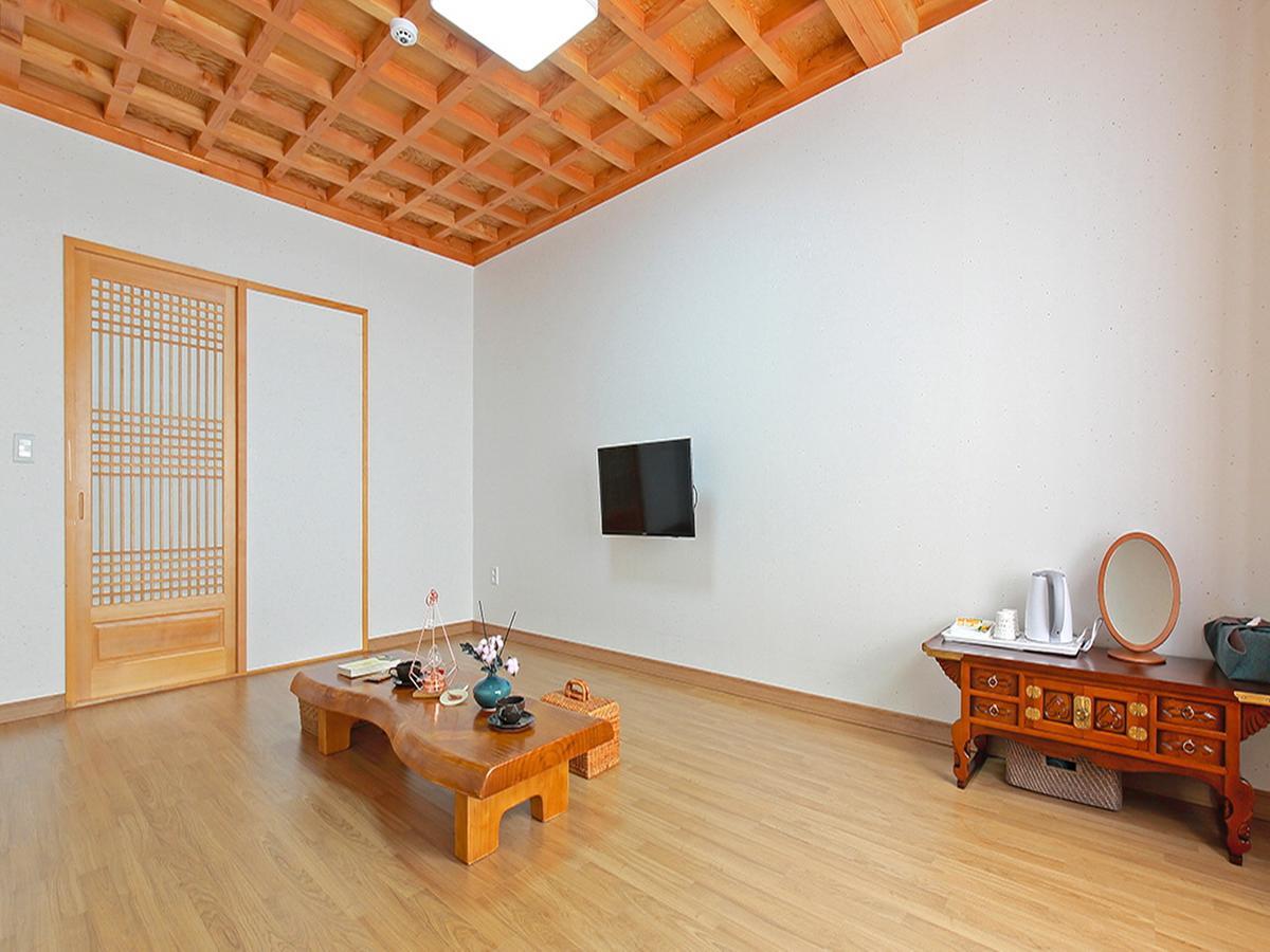 Cheonggong Hanok Stay Кьонджу Екстер'єр фото