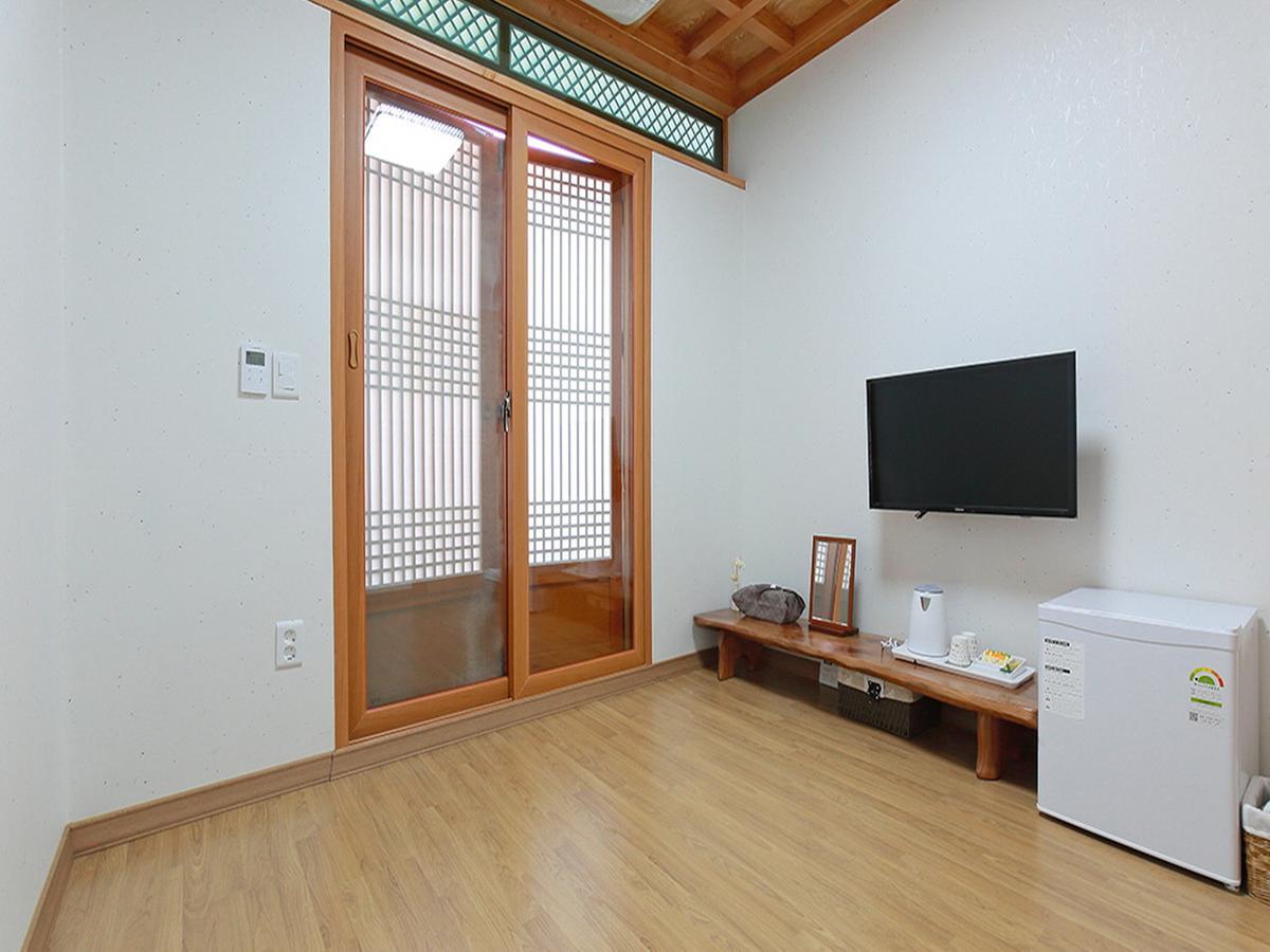 Cheonggong Hanok Stay Кьонджу Екстер'єр фото