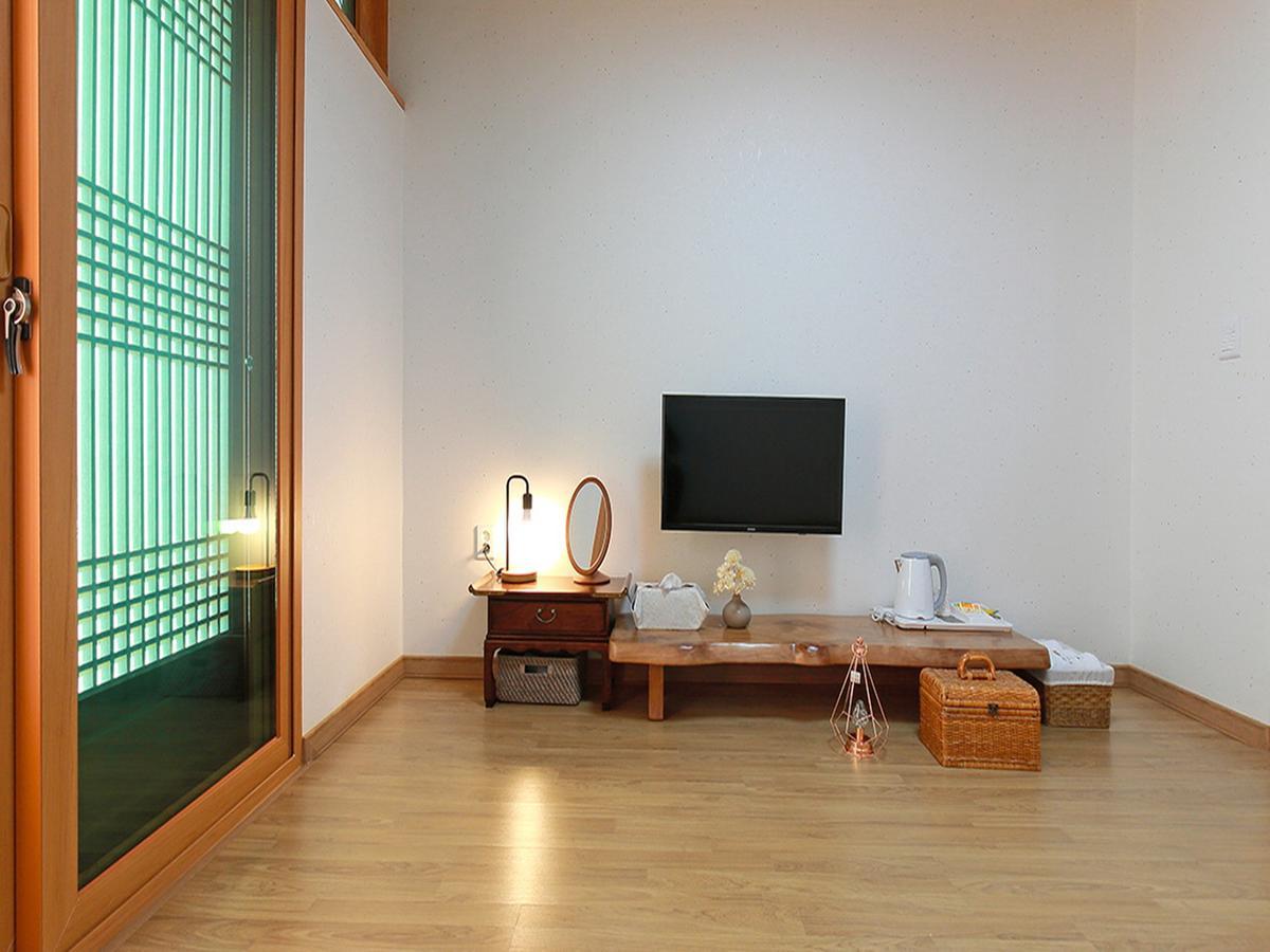 Cheonggong Hanok Stay Кьонджу Екстер'єр фото