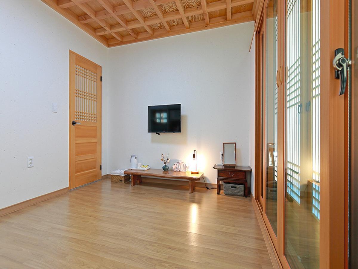 Cheonggong Hanok Stay Кьонджу Екстер'єр фото
