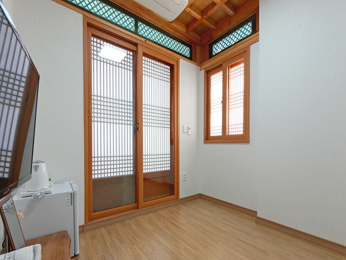 Cheonggong Hanok Stay Кьонджу Екстер'єр фото